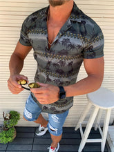 Camisa informal con cuello en V y estampado de coco para hombre